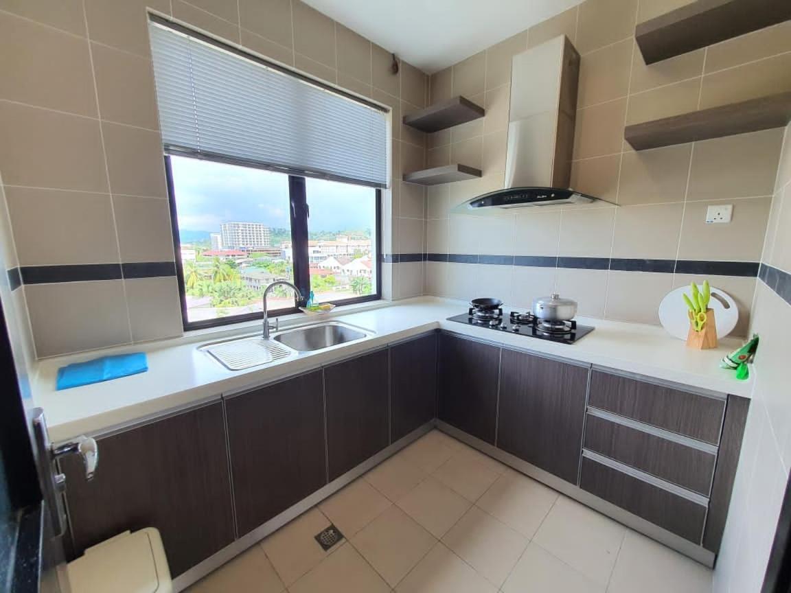 Aa Residen Luxury Condo Homestay 18Mins Walk Tanjung Aru Beach & Golf Course, Not Beach Side Resort Кота-Кинабалу Экстерьер фото