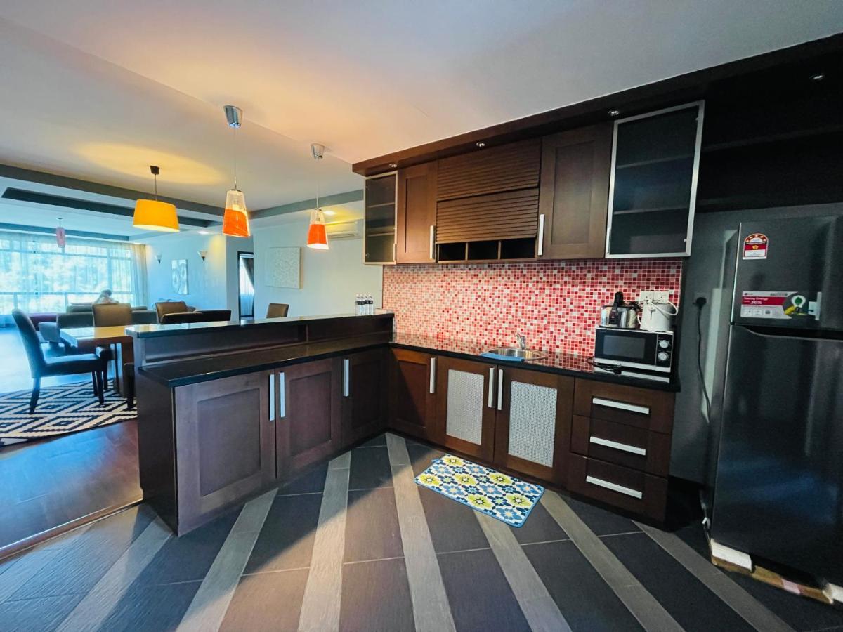Aa Residen Luxury Condo Homestay 18Mins Walk Tanjung Aru Beach & Golf Course, Not Beach Side Resort Кота-Кинабалу Экстерьер фото