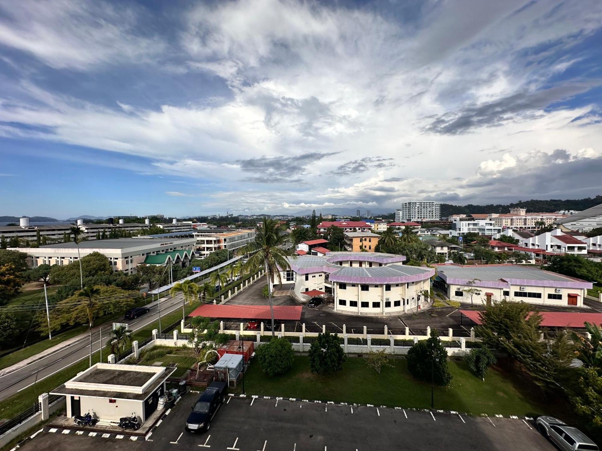 Aa Residen Luxury Condo Homestay 18Mins Walk Tanjung Aru Beach & Golf Course, Not Beach Side Resort Кота-Кинабалу Экстерьер фото