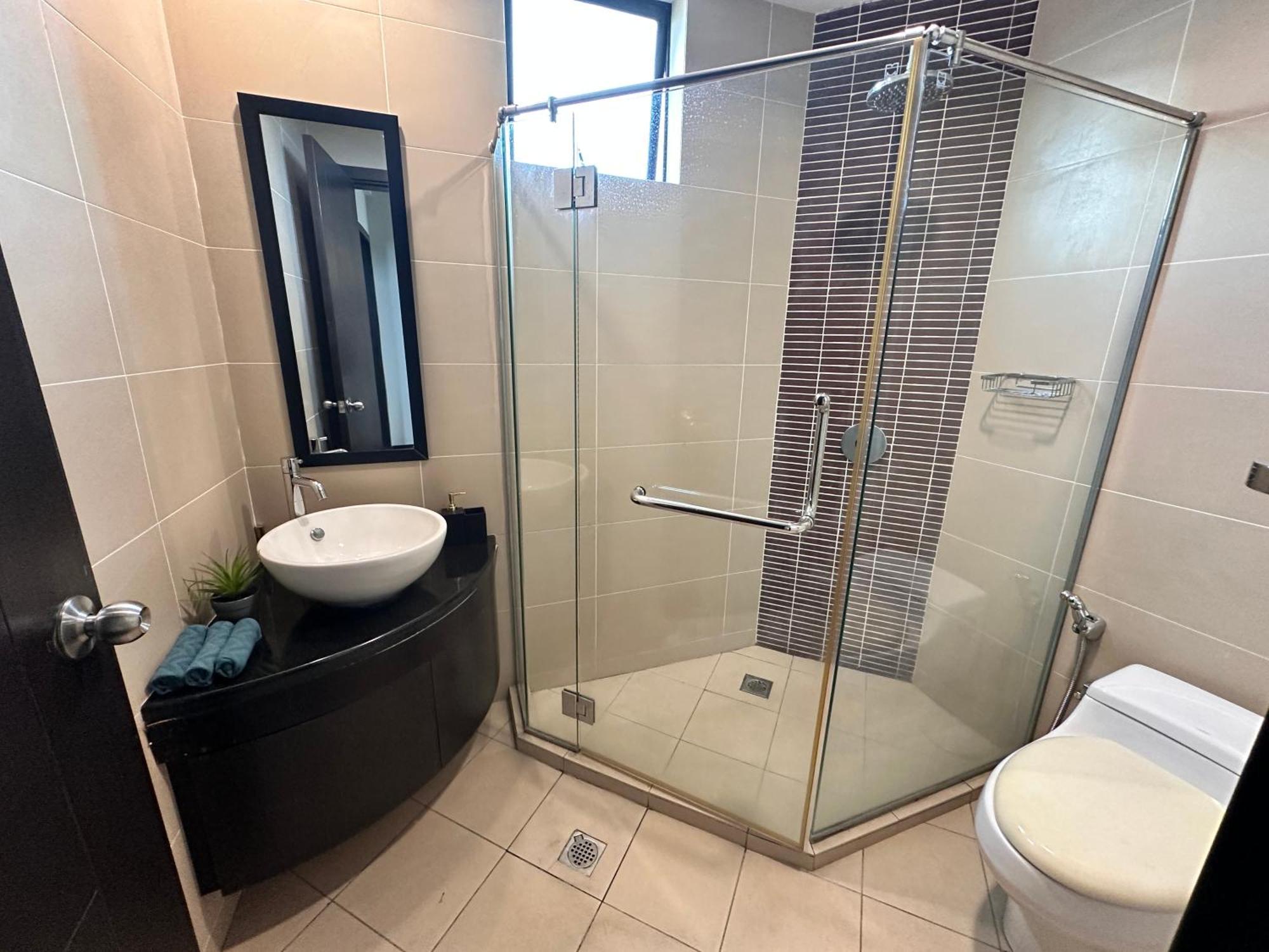 Aa Residen Luxury Condo Homestay 18Mins Walk Tanjung Aru Beach & Golf Course, Not Beach Side Resort Кота-Кинабалу Экстерьер фото